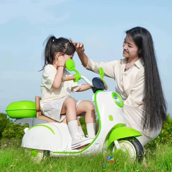 Moto électrique pour Enfants 12 V Style Vespa WN 258
