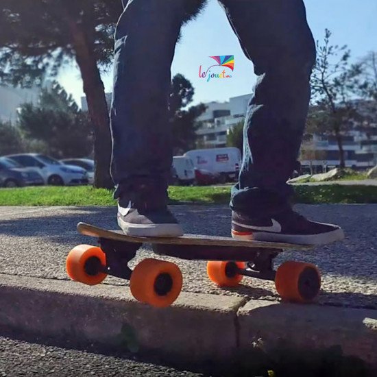Skateboard électrique de 26 pouces 350 watts
