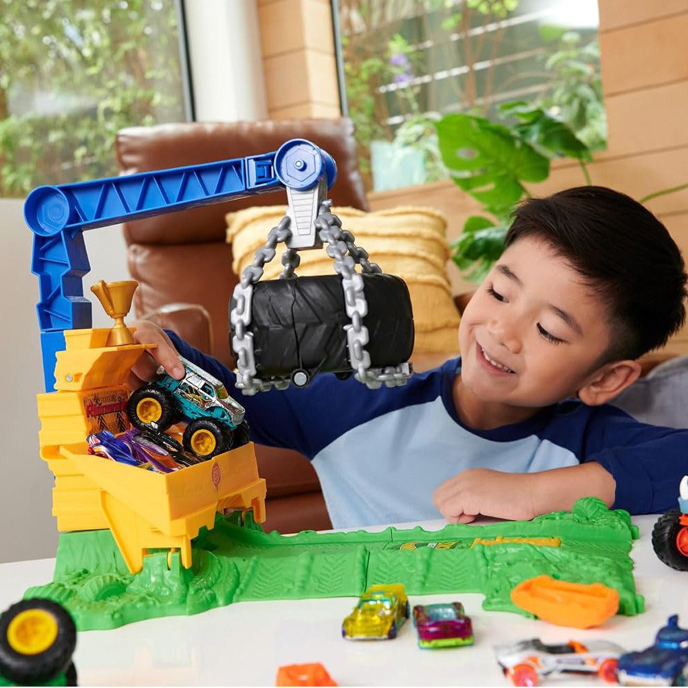 Découvrez le coffret Hot Wheels Arena Smashers Défi Chargement Rhinomite HTP18 : Monster Truck 1:64, obstacles, trophée et casca