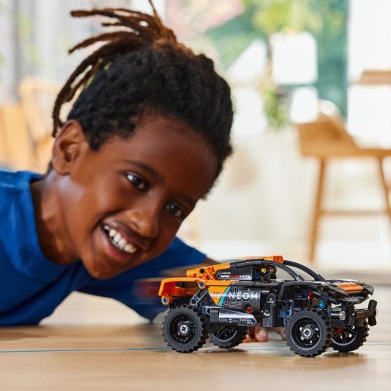 NEOM McLaren Extreme E Team LEGO Technic 42166