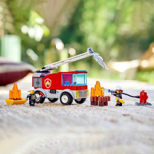 Le camion de pompiers avec échelle LEGO® City – Image 2